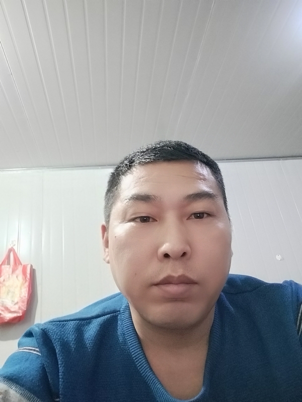开着拖拉机去兜风的第一张照片--泰安残疾人相亲网